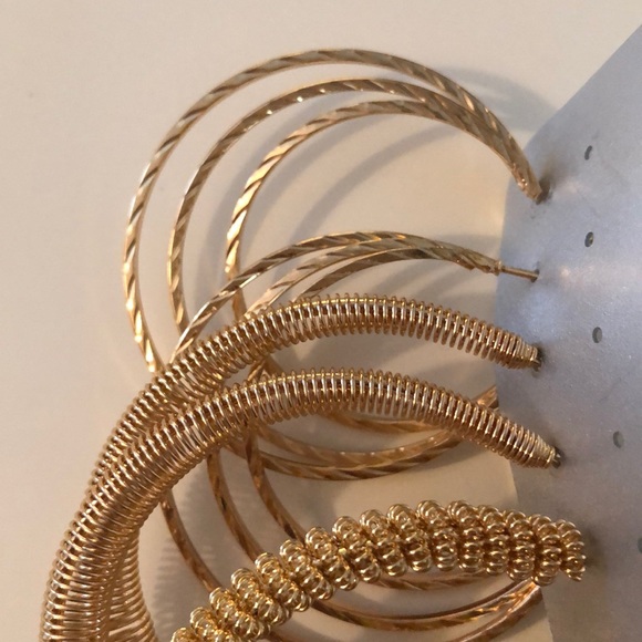 🔥BOGO FREE Gold Earrings - Picture 3 of 4